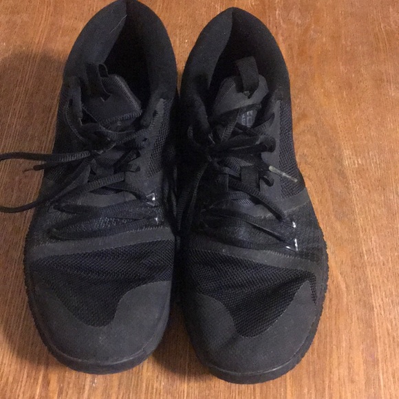 Nike shoes - Picture 2 of 5